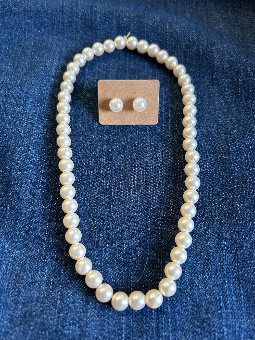 Classic White Faux Pearl Necklace stretchy choker and Stud Earrings Set